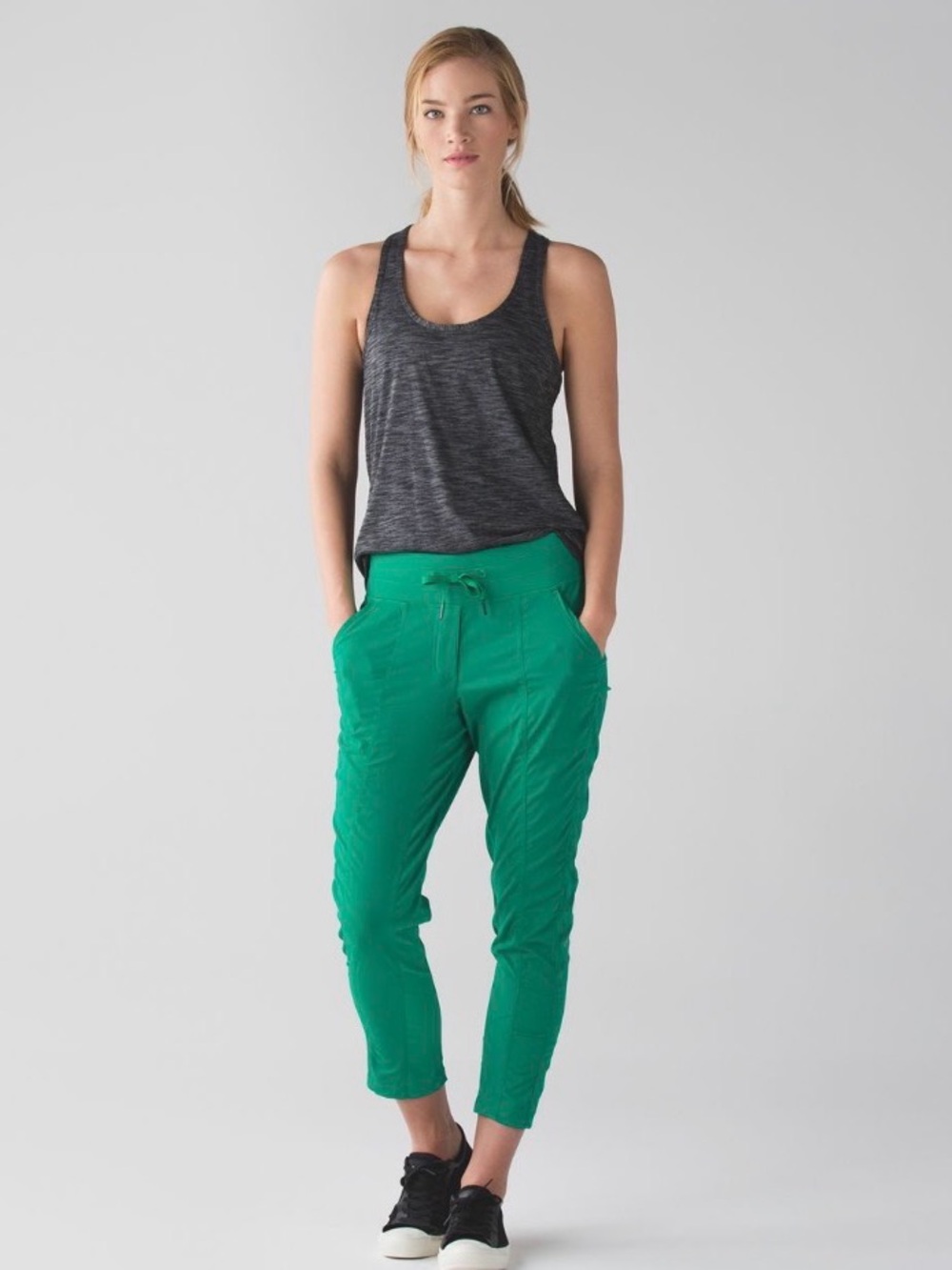 EUC Lululemon Women’s Jungle Green Street to Studio II Pants- Size 8